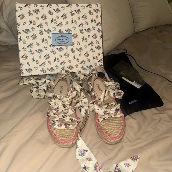 Gorgeous Prada Espadrille Lace Up Sandals in Ivory 🩰 - Picture 6 of 7